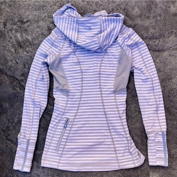 LULULEMON rare Run Back On Track Pullover Silver Spoon Narrow Bold Multi Stripe. - Picture 14 of 16